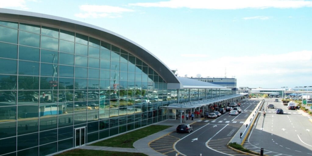 Luxury Airport Transfers Jamaica 4 Luxury airport transfer at Norman Manley International Airport Kingston Jamaica
